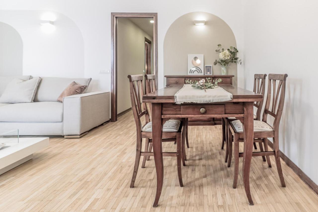 Stunning View Lakeside Apartment - Larihome A11 그라베도나 외부 사진