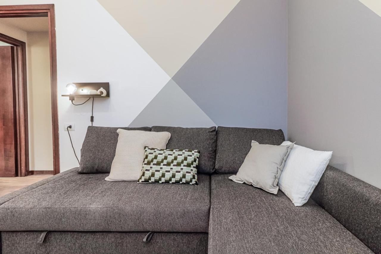 Stunning View Lakeside Apartment - Larihome A11 그라베도나 외부 사진