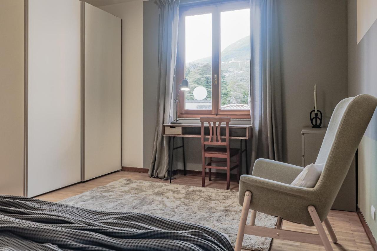 Stunning View Lakeside Apartment - Larihome A11 그라베도나 외부 사진